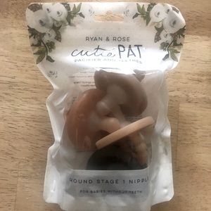 4 Ryan & Rose Cutie Pat Stage 1 pacifier